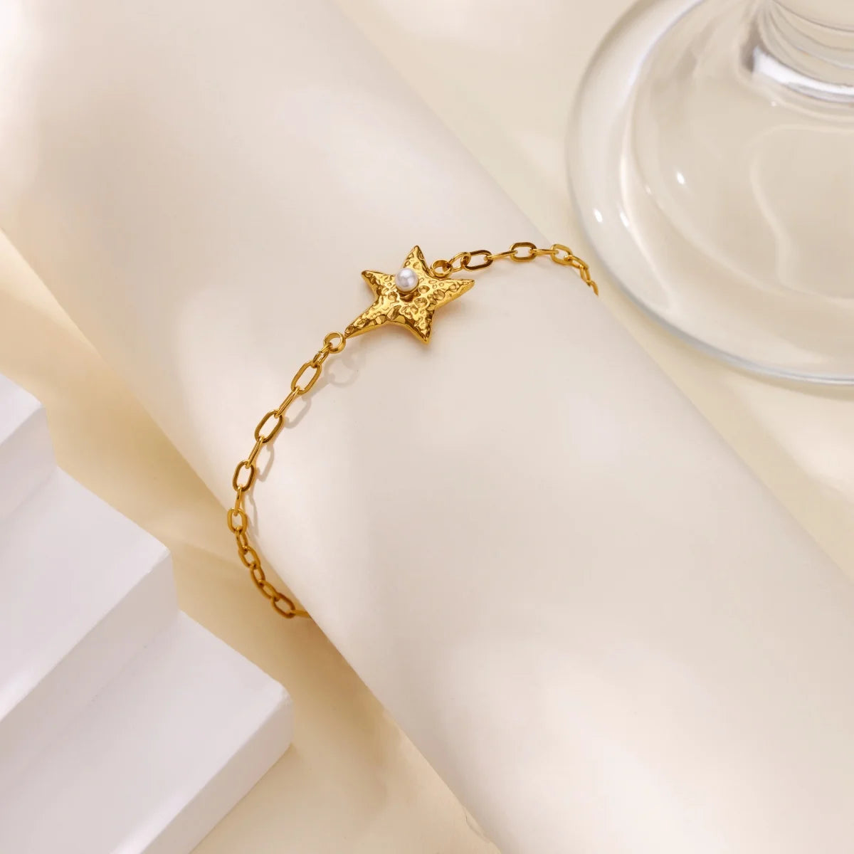 40 Exquisite Elegant Chain Bracelets For Women 18K Gold-Plated Shiny Zircon Inlaid Flower Cuff Bracelet Female Jewelry Gift