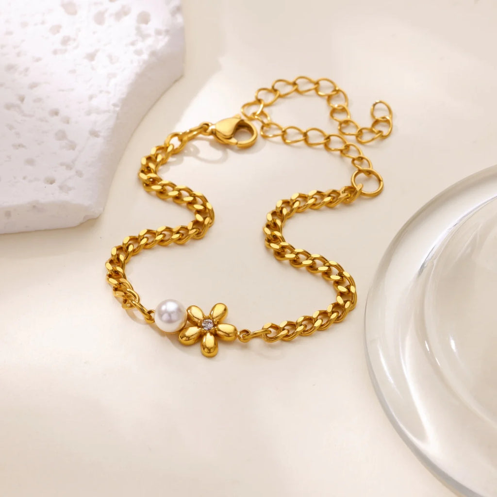 40 Exquisite Elegant Chain Bracelets For Women 18K Gold-Plated Shiny Zircon Inlaid Flower Cuff Bracelet Female Jewelry Gift